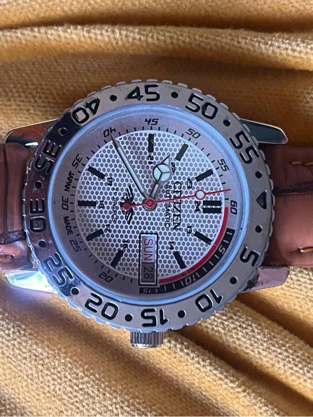 Beautiful Mens Citizen Automatic Wristwatch - Picture 3 of 9